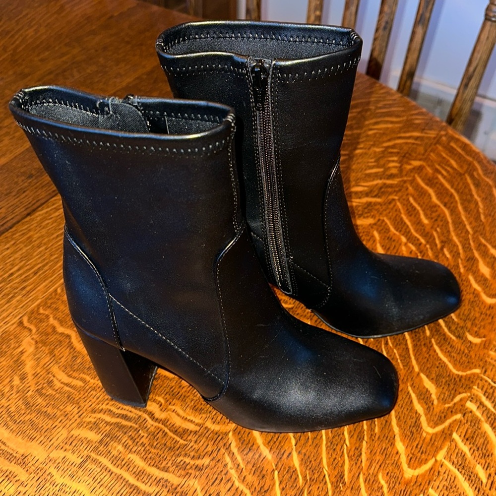 A New Day Heeled Boot Size: 7.5